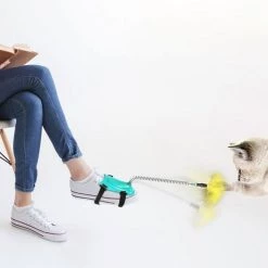 Nouveau 🤩 Totalcadeau Plumes à agiter jouet pour chat à fixer à une chaussure bleu 😍 -Promos Chat Boutique 3664996339093 3